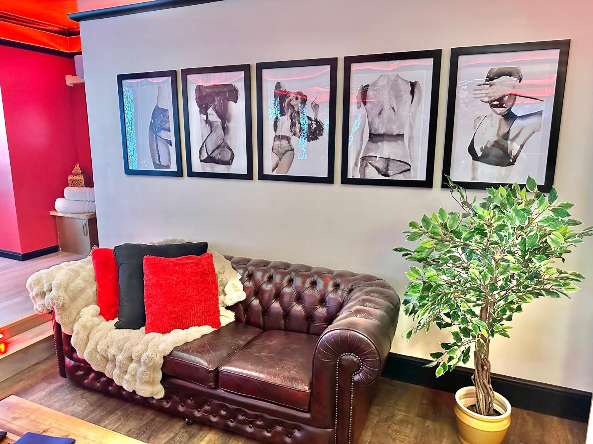 Beyond - Romantic Basement Apartment - Close To Beach - With Parking Bournemouth Exterior foto